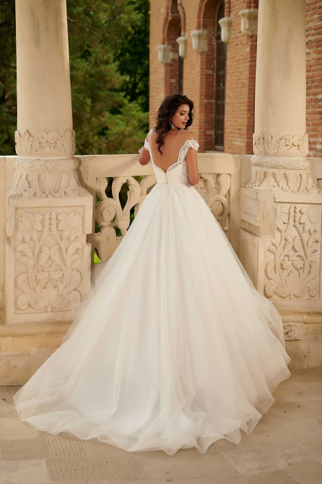 Enchanting Off-shoulder Lace Tulle Princess Ball Gown Wedding Dress [6]