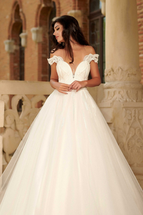 Enchanting Off-shoulder Lace Tulle Princess Ball Gown Wedding Dress [1]