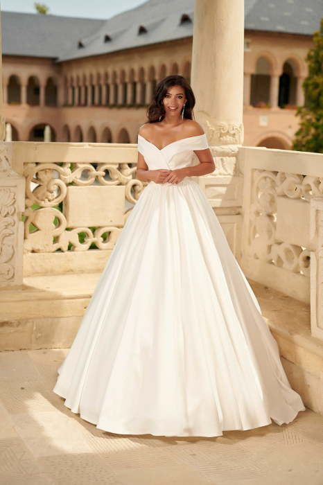 Classic Off-Shoulder Satin Ball Gown Wedding Dress [3]
