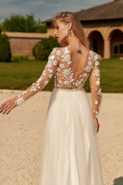 Floral Illusion Long-Sleeve Light Wedding Dress [5]