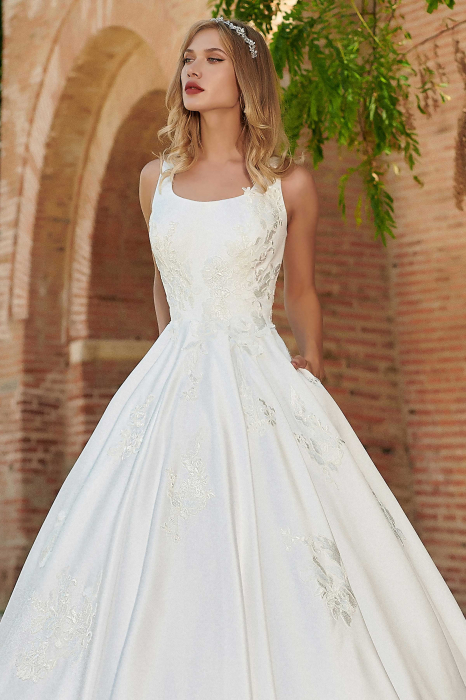 Elegant Satin Ball Gown Wedding Dress [2]