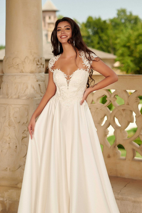 Elegant Satin Lace A-line Open Back Wedding Gown [4]