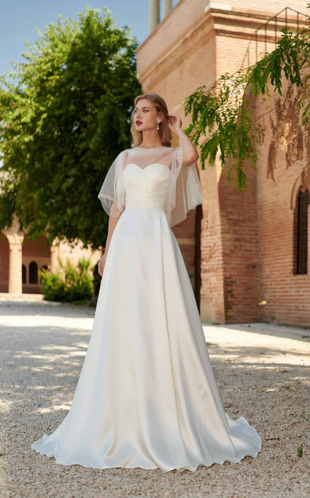 Detachable tulle cape [3]