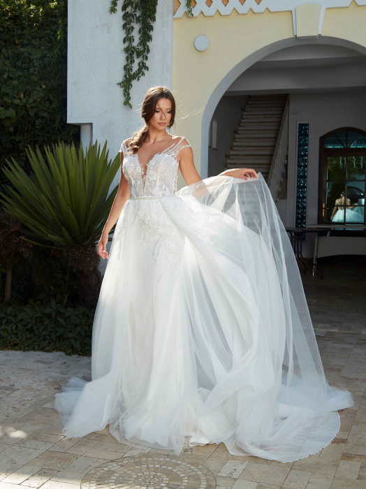 Detachable tulle train [2]