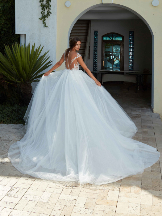 Detachable tulle train [1]