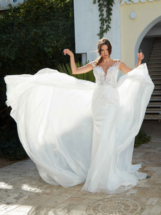 Detachable tulle train [4]