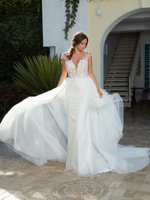 Detachable tulle train [3]