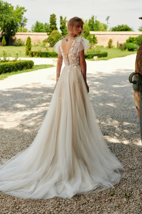 Dominique- Romantic lace and feathers wedding dress [7]