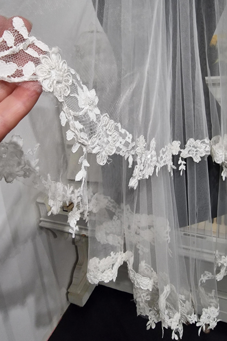 Double tier lace bridal veil [5]