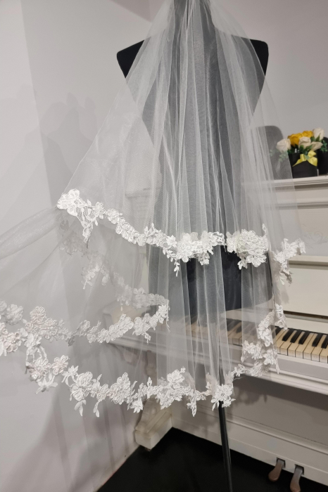 Double tier lace bridal veil [4]