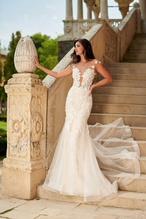 Mermaid Wedding Dress with 3D  Floral Appliqués [3]