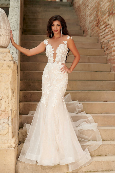 Mermaid Wedding Dress with 3D  Floral Appliqués [1]