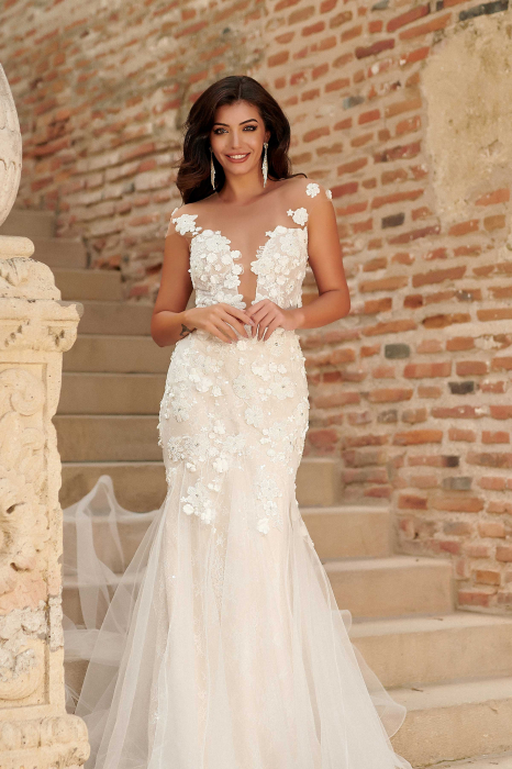 Mermaid Wedding Dress with 3D  Floral Appliqués [4]