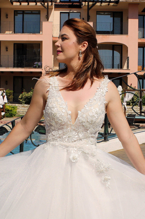 Lace and feathers glittery tulle wedding dress [5]