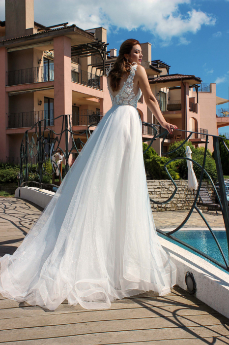 Lace and feathers glittery tulle wedding dress [3]
