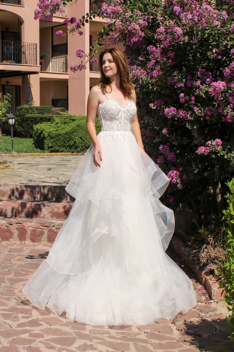 Lace corset and ruffles tulle skirt wedding gown [2]