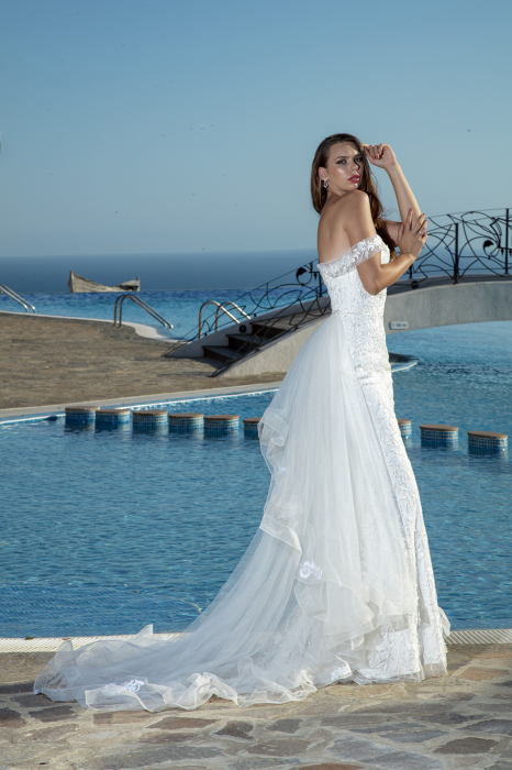 Off shoulder Lace mermaid wedding gown with detachable ruffles train [8]