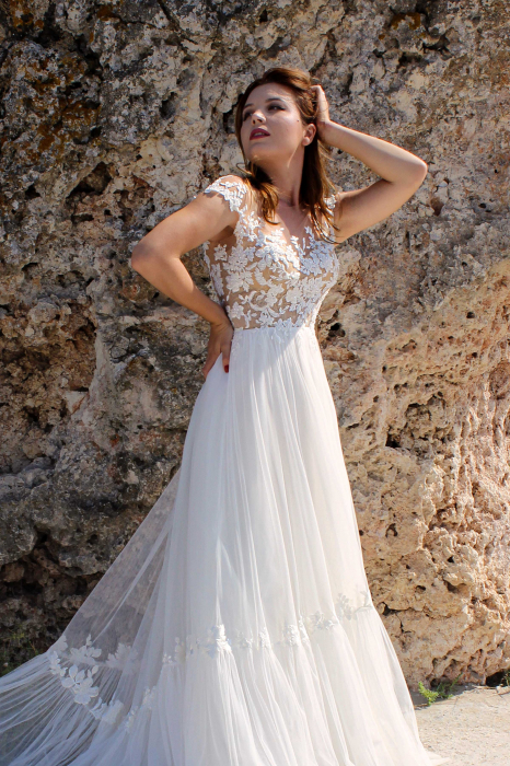 Bohemian floral wedding gown [1]