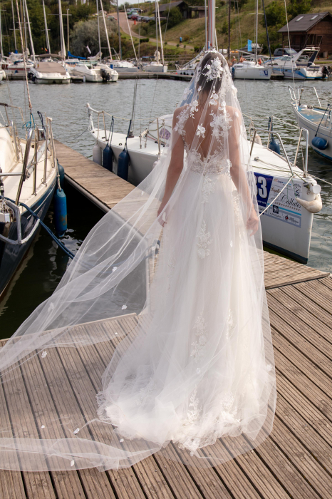 Floral long wedding veil [5]