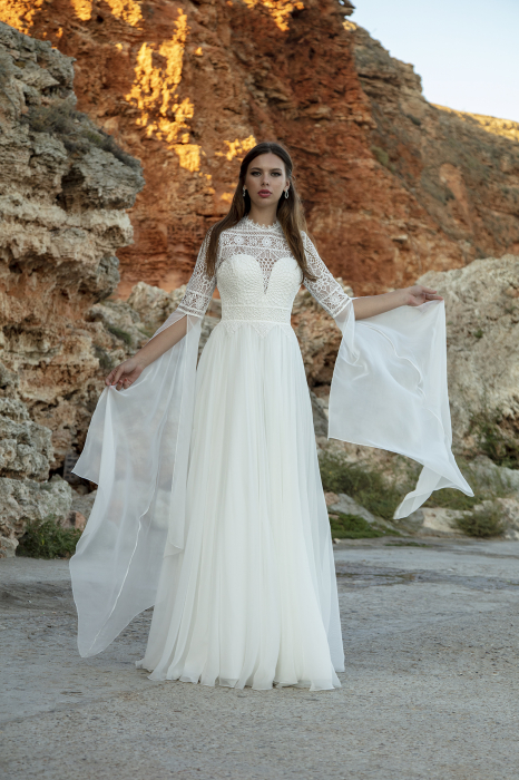 Long Sleeve Open Back Bohemian Lace wedding Dress [1]