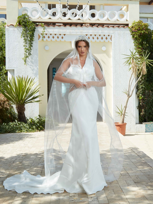 Long bridal veil with beaded lace accents [2]