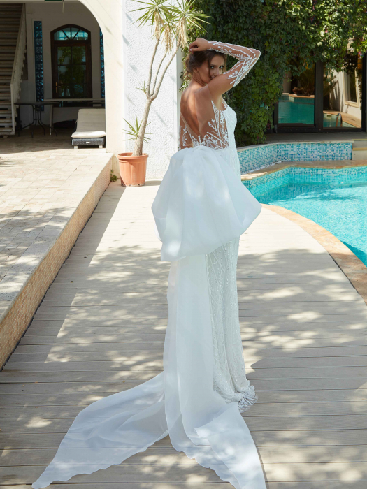 lace sheath wedding dress with detachable train and sleeves [2]