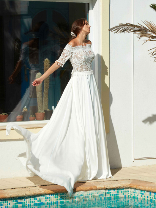 Bohemian off-shoulder wedding gown [3]