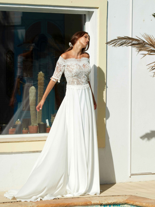 Bohemian off-shoulder wedding gown [2]