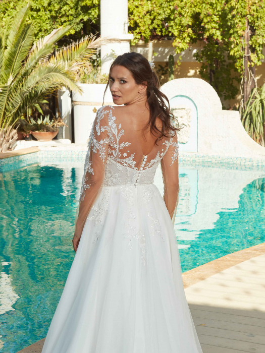A line wedding dress with long sleeves [7]
