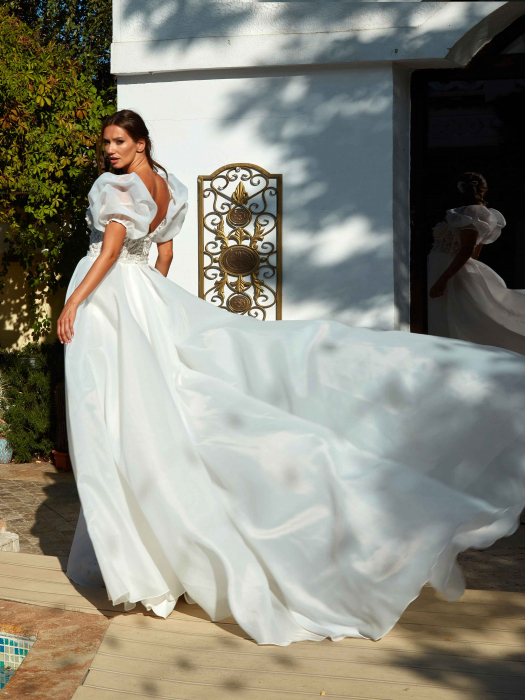 Romantic corset wedding dress [7]