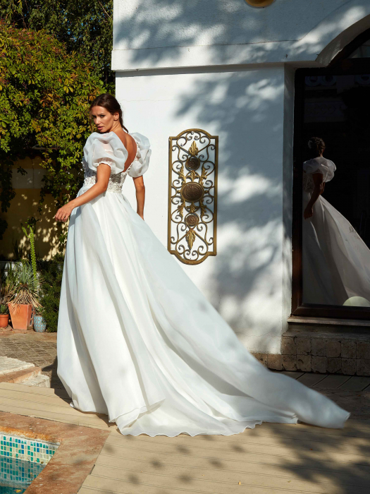 Romantic corset wedding dress [6]