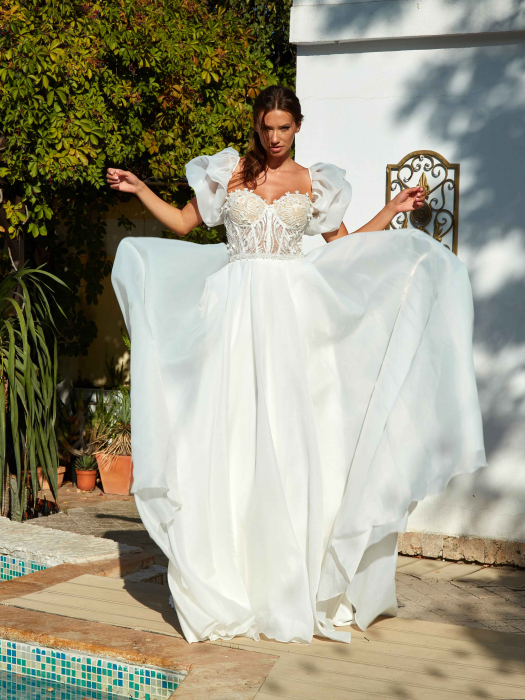 Romantic corset wedding dress [5]