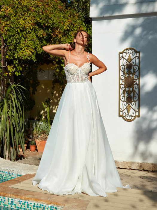 Romantic corset wedding dress [2]