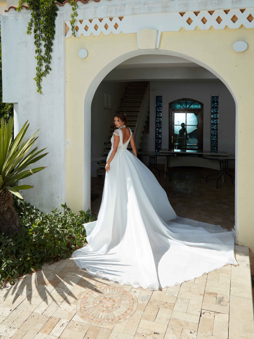 Lace mermaid wedding dress with detachable train [7]