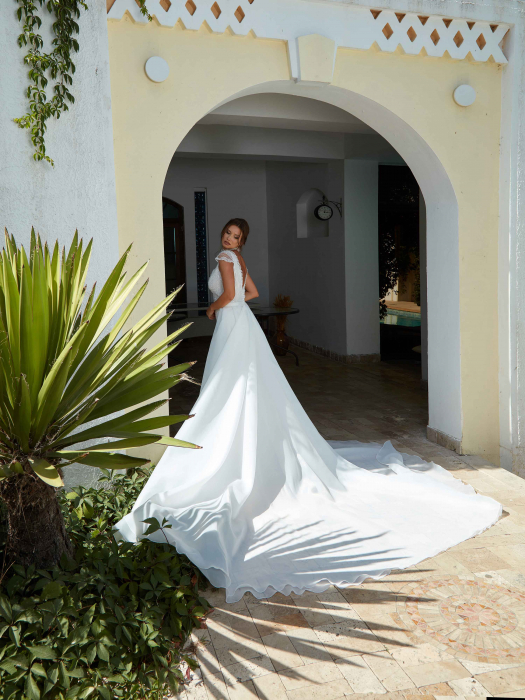 Lace mermaid wedding dress with detachable train [6]