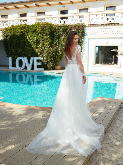 Lace and tulle long sleeves wedding dress [9]
