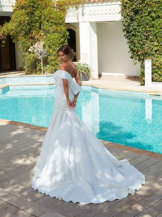 Minimalist satin mermaid wedding dress [7]