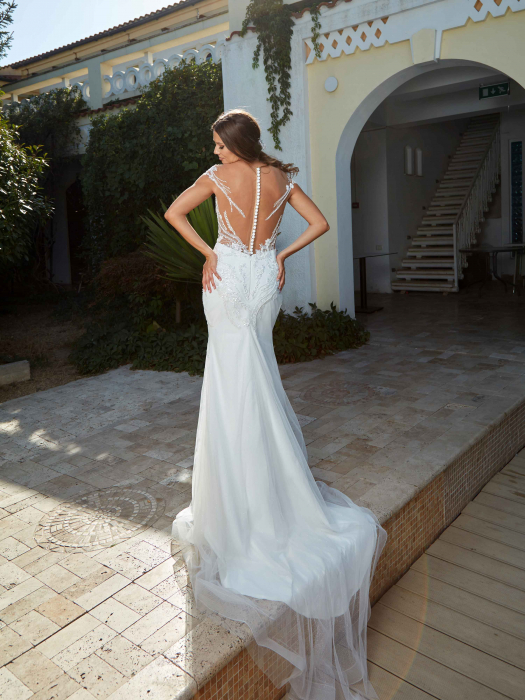 Mermaid wedding dress with detachable overskirt [6]