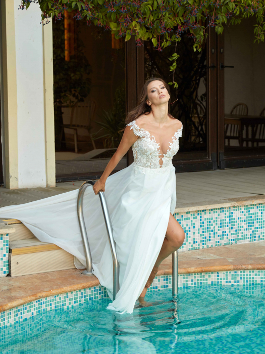 Slit chiffon wedding dress [8]