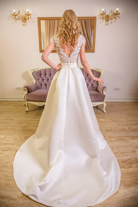 Nautica- High-low wedding dress [3]