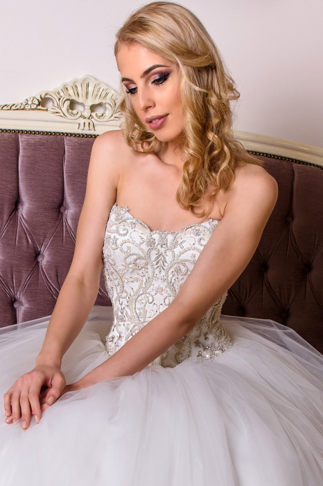 Crystals Corset Ball Gown Tulle Wedding Dress [3]