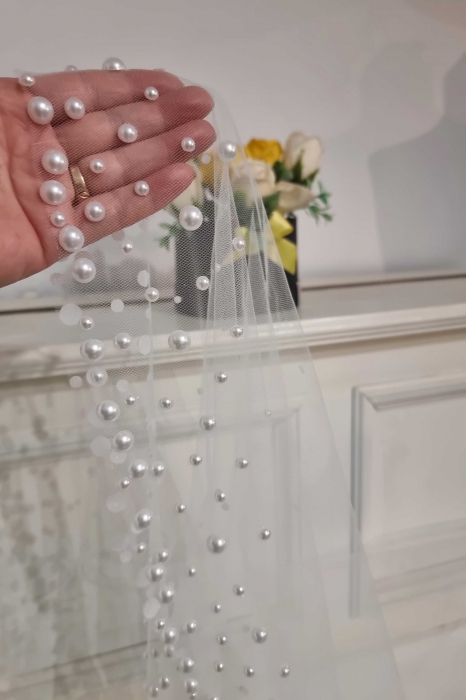 Pearls bridal veil [6]