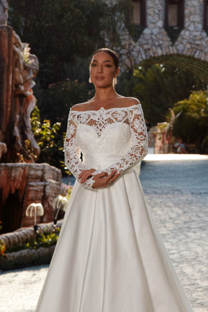 Elegant a-line wedding dress [1]