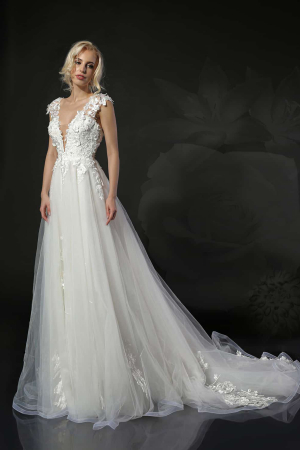 ROMANTIC 3D FLORAL LACE A-LINE WEDDING GOWN [3]