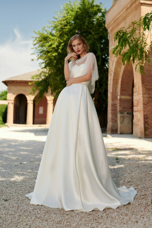 Dalia-Mikado A-line wedding dress with detachable tulle cape [4]