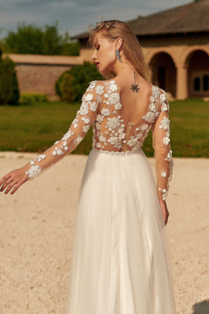 Floral Illusion Long-Sleeve Light Wedding Dress [4]