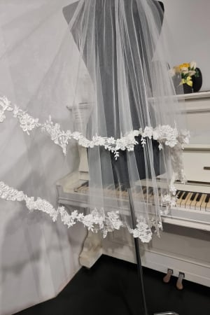 Double tier lace bridal veil [2]