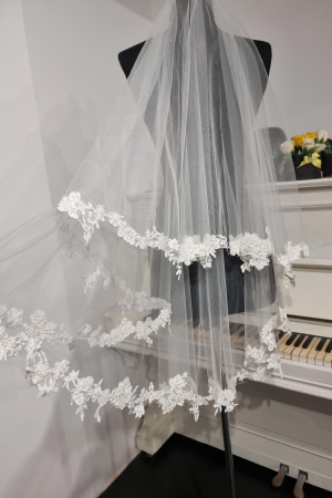 Double tier lace bridal veil [3]