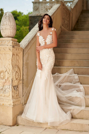 Mermaid Wedding Dress with 3D  Floral Appliqués [1]