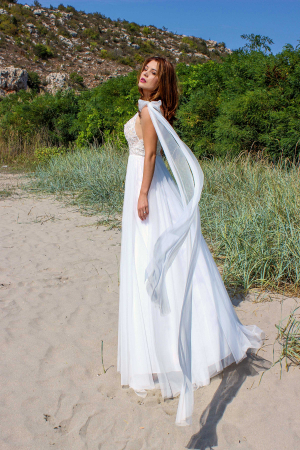 Lightweight slit outdoor ceremonies wedding dress [1]
